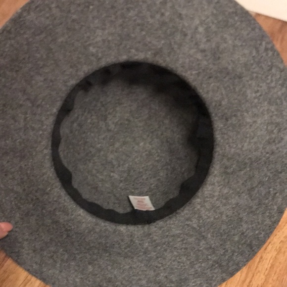 Wool hat - Picture 3 of 7